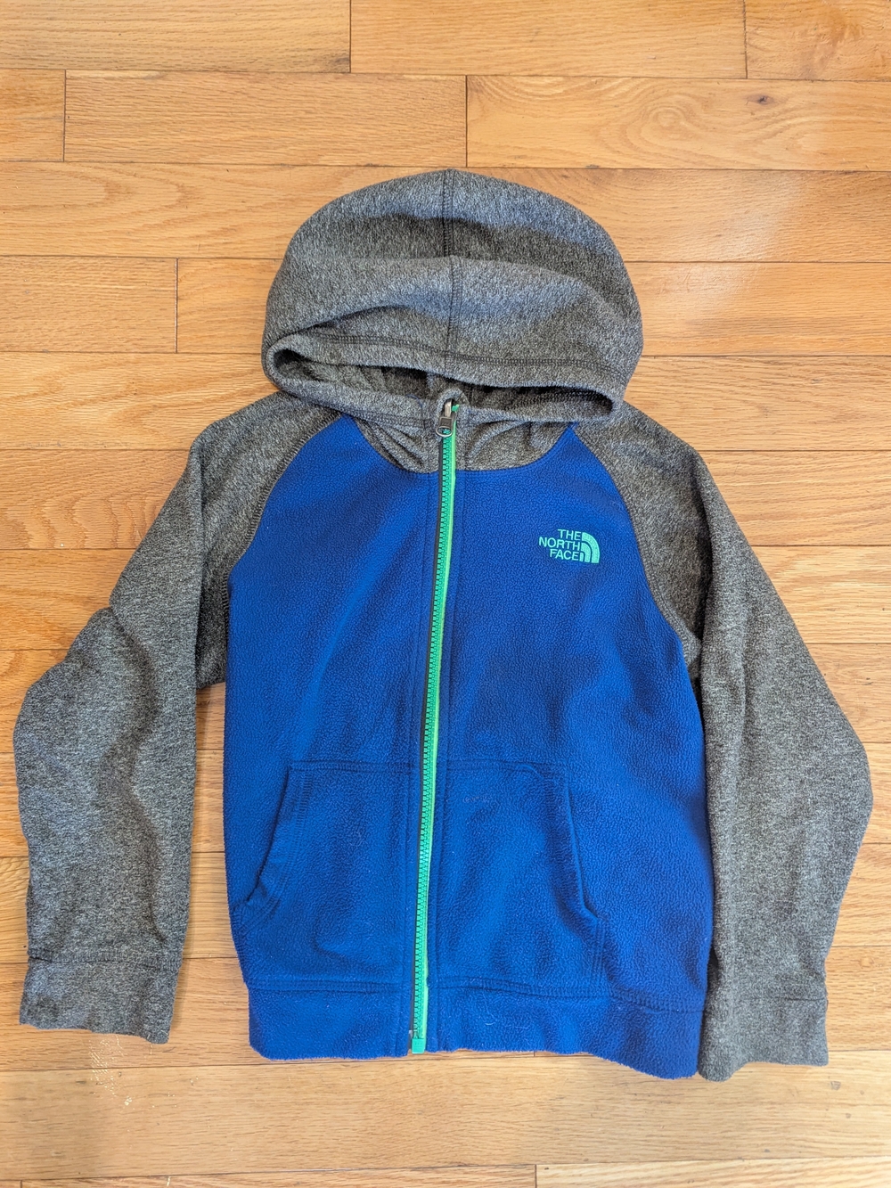 The North Face Kids 5y Blue Body with Gray Sleeves Hooded Fleece Jacket
